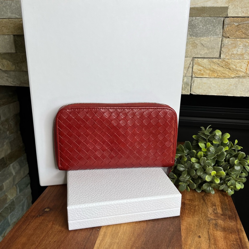 *FREE SHIPPING* Bottega Veneta Red Intrecciato Leather Zip Around Wallet